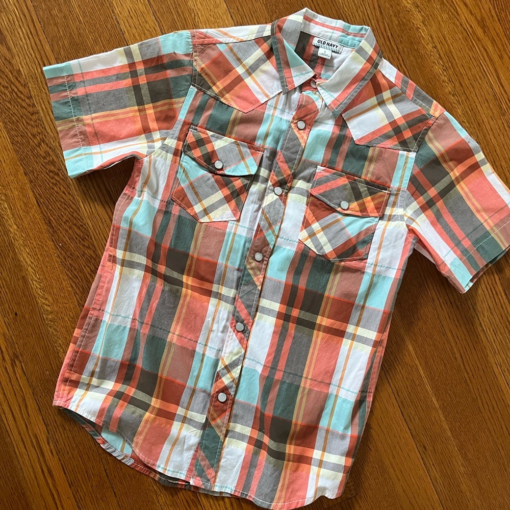Old Navy, boys plaid shirt. Like new!  Short sleeve, snap front shirt.